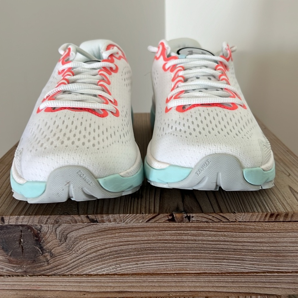 NIB Women's Under Armour HOVR Infinite 4 Running Shoes - Picture 5 of 9